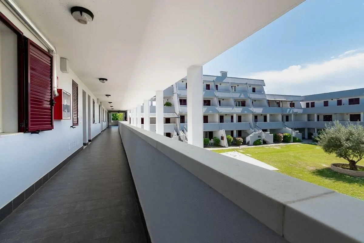 Raffaello Family Resort Lido di Spina 0*,
