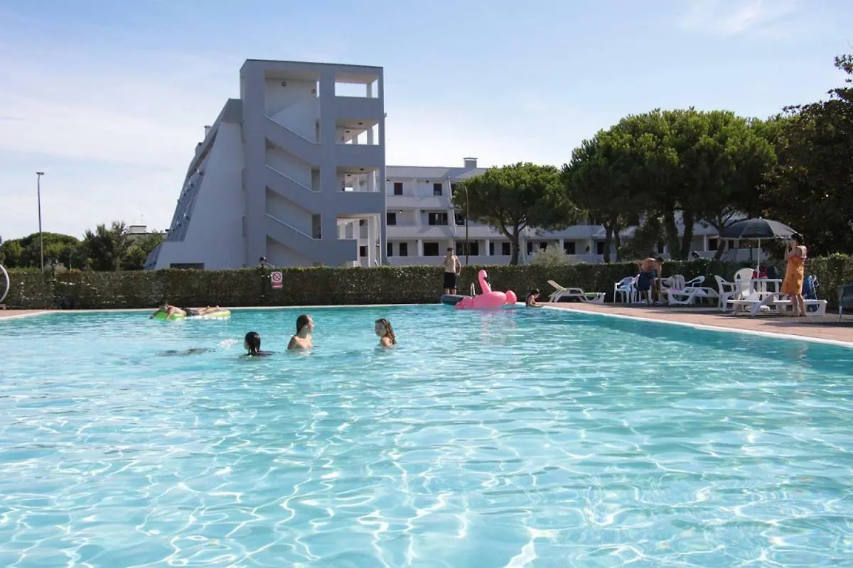 Raffaello Family Resort Lido di Spina 0*,